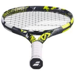 Raquette Babolat Pure Aero Junior 26 2023 (250g) 9 Raquette Babolat Pure Aero Junior 26 2023 (250g) -Équipement De Tennis raquette babolat pure aero junior 26 2023 250g 3