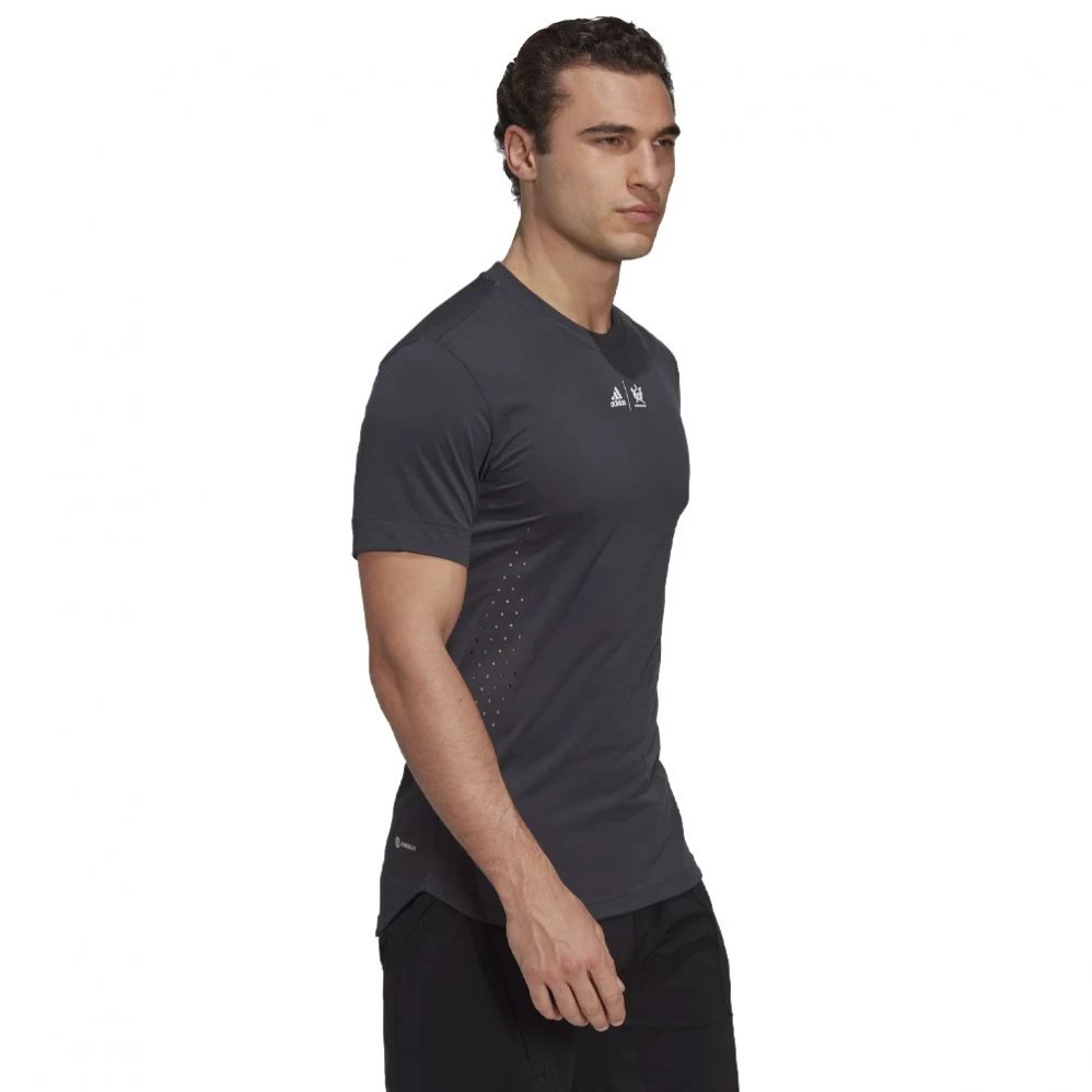 T-shirt Adidas New York Graphic Magugu Gris 4 T-shirt Adidas New York Graphic Magugu Gris – Image 2